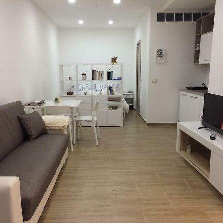 Al Centro Di Cagliari Apartment ภายนอก รูปภาพ