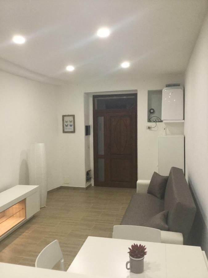 Al Centro Di Cagliari Apartment ภายนอก รูปภาพ