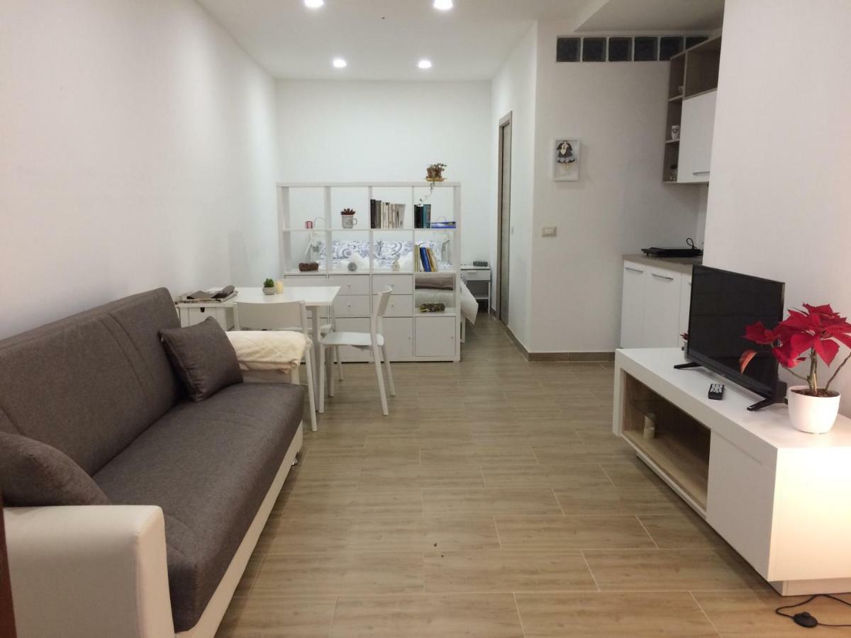 Al Centro Di Cagliari Apartment ภายนอก รูปภาพ